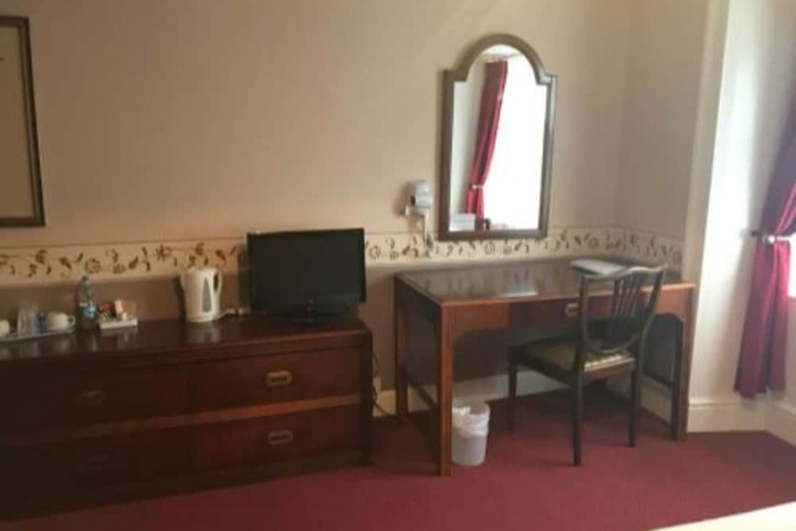Room 11 of 52