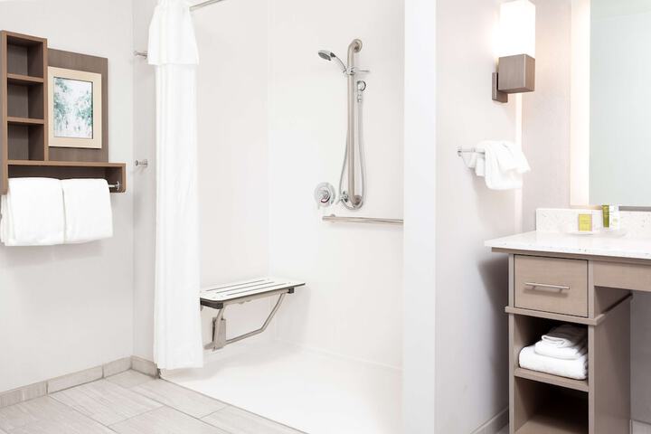 Bathroom shower