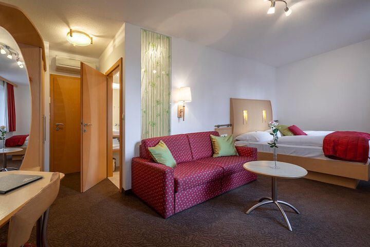 Room 9 of 50