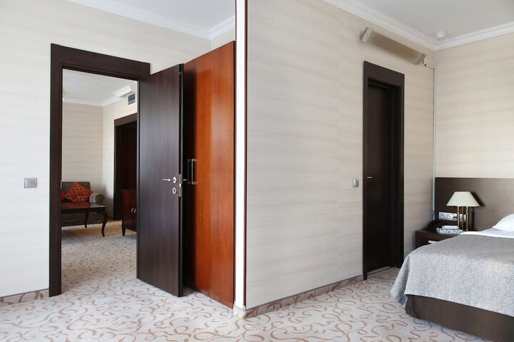 Room 28 of 111