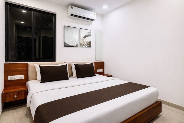Room 2 of 11