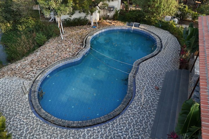 Pool 6 of 12