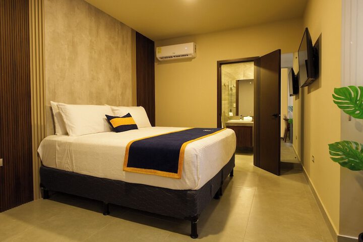 Room 9 of 23