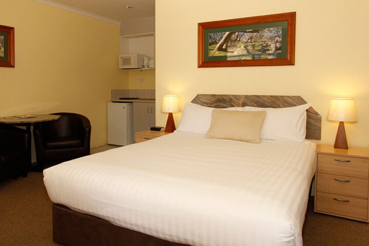 Room 7 of 33