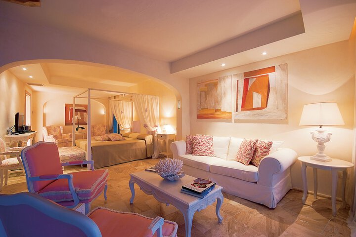 Room 4 of 76