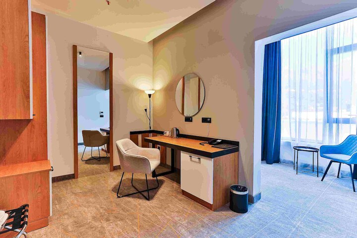Room 41 of 70