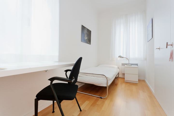 Room 8 of 70