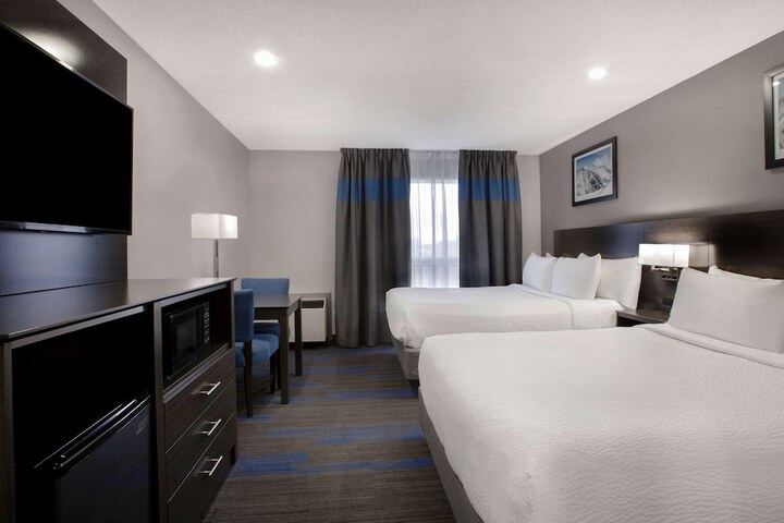Room 25 of 38