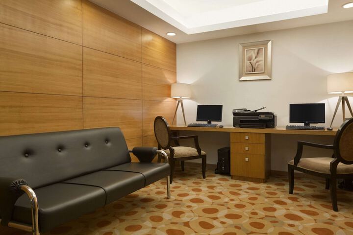 Business Center 57 of 60