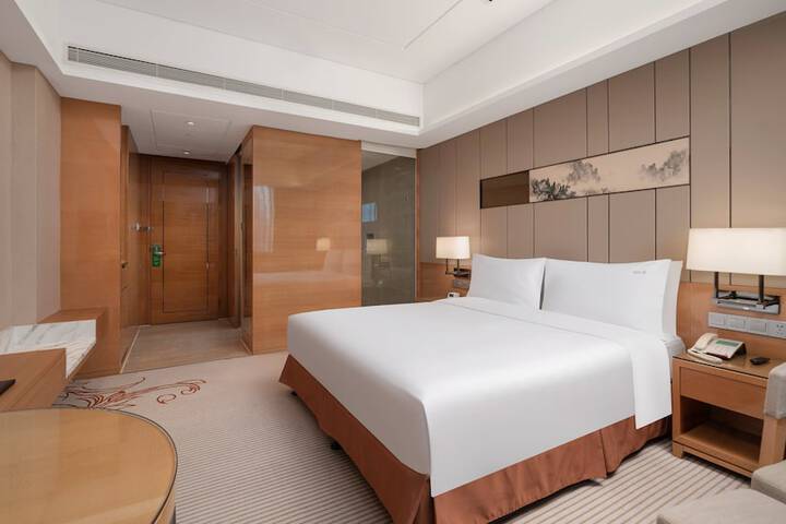 Room 14 of 141