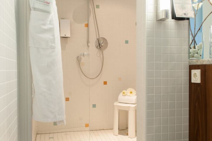 Room 14 of 101
