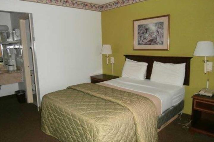 Room 5 of 13