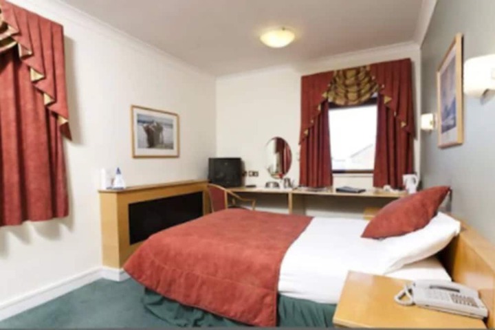 Room 8 of 22