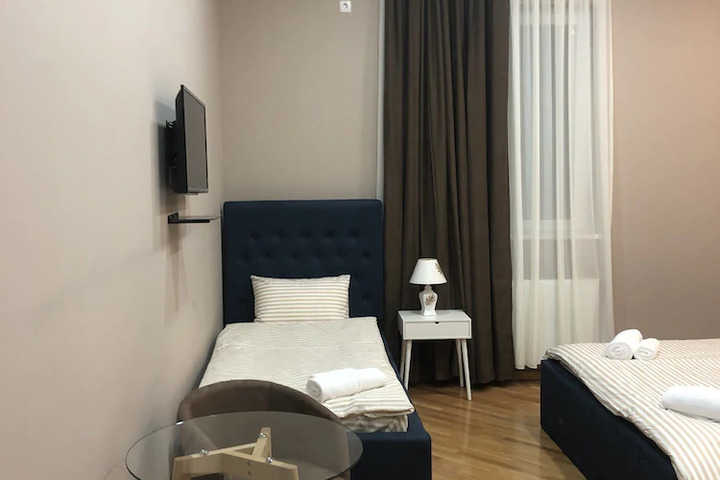 Room 3 of 10