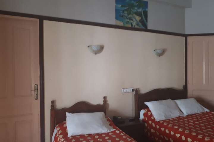Room 6 of 15