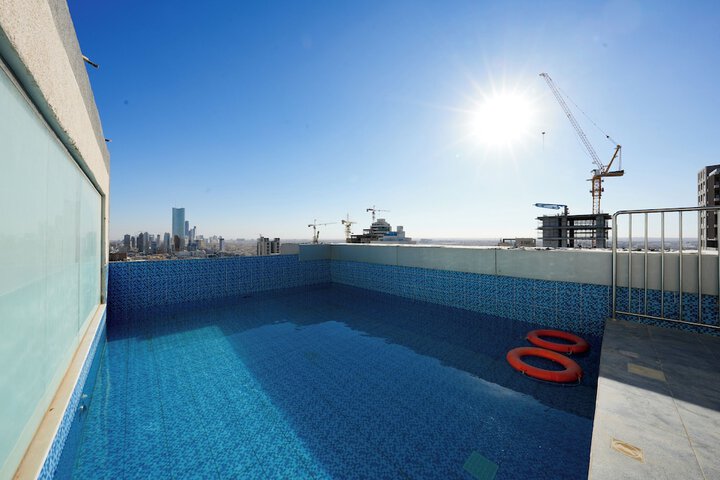 Pool 20 of 41