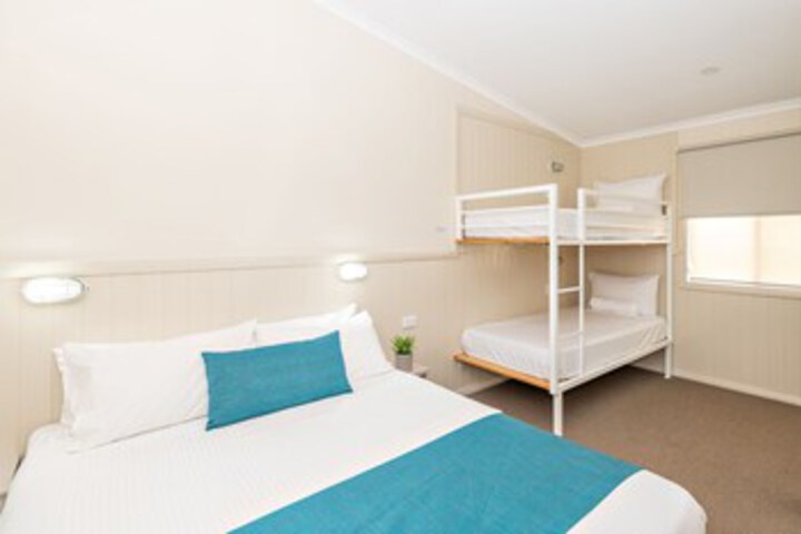 Room 54 of 64