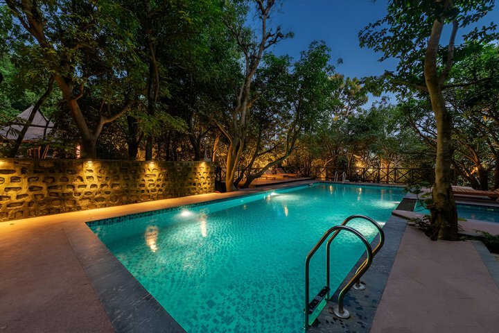 Pool 56 of 83