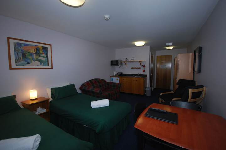 Room 4 of 4