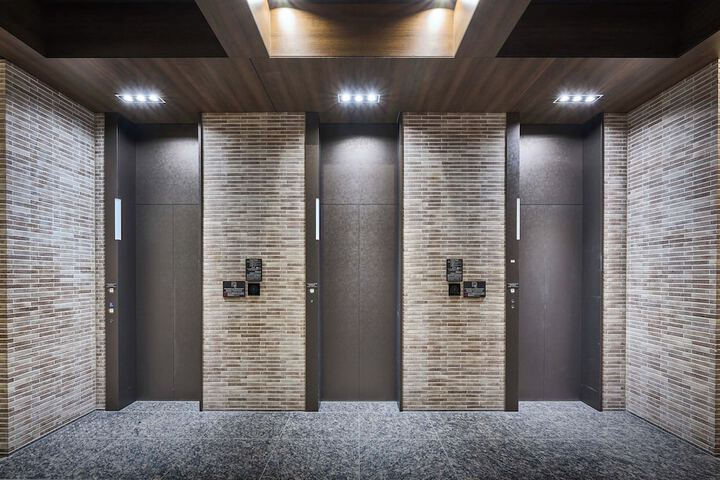 Entrance & Lobby