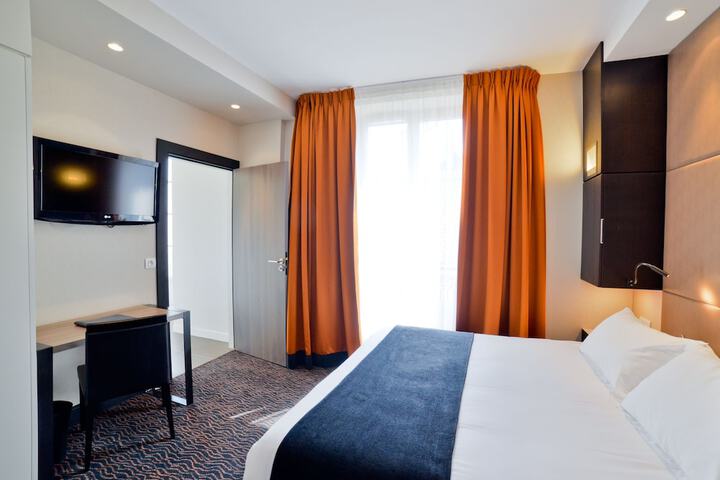 Room 12 of 86