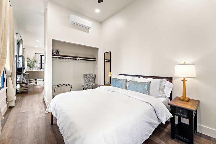 Room 10 of 191