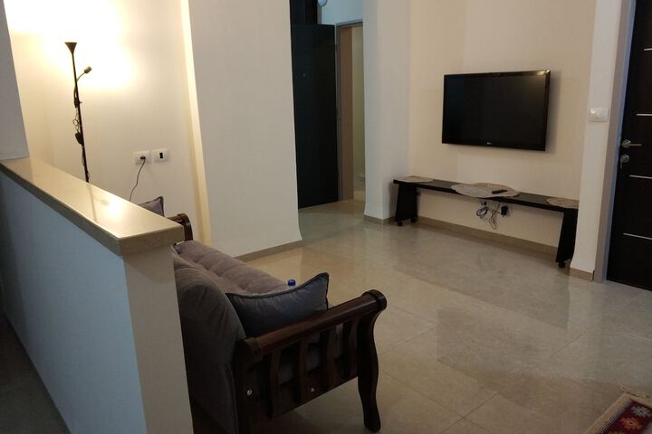Room 5 of 12