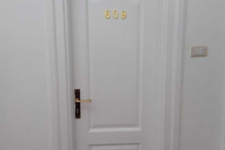 Room 48 of 80