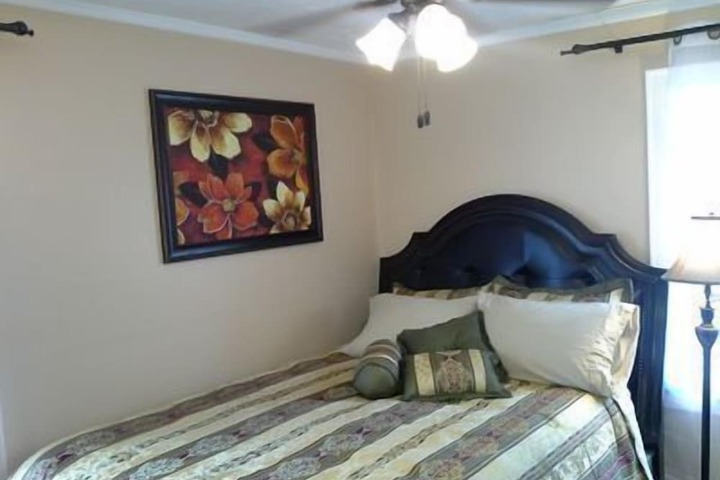 Room 6 of 23