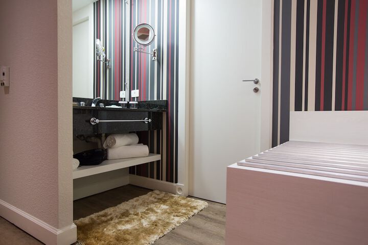 Room 45 of 72