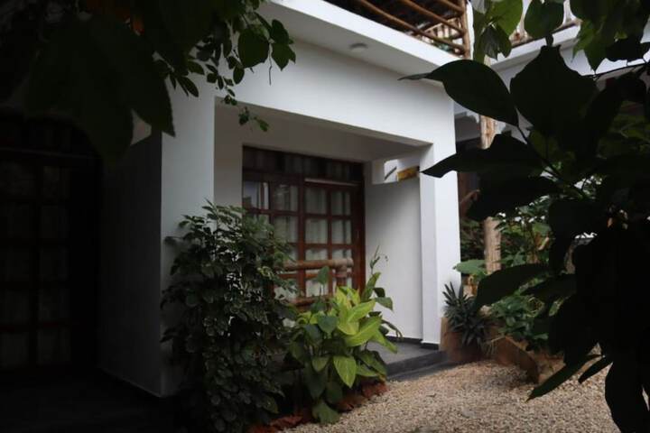 Hotel Exterior 68 of 77