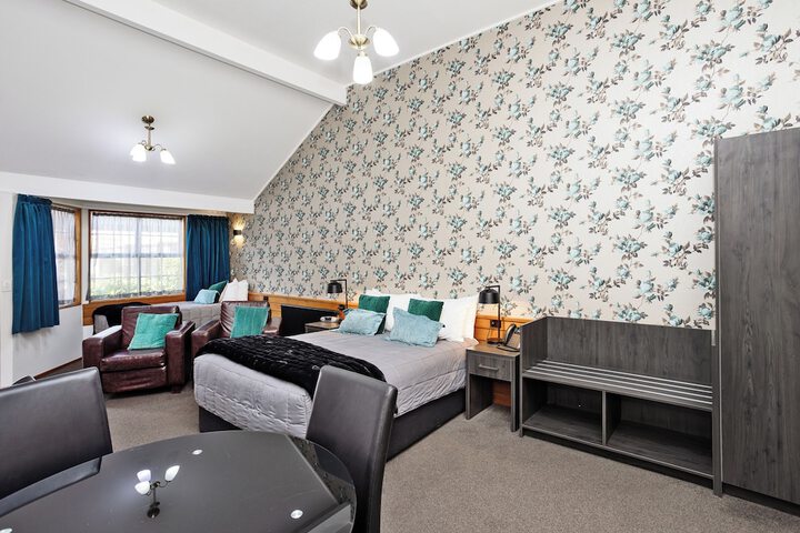 Room 5 of 51