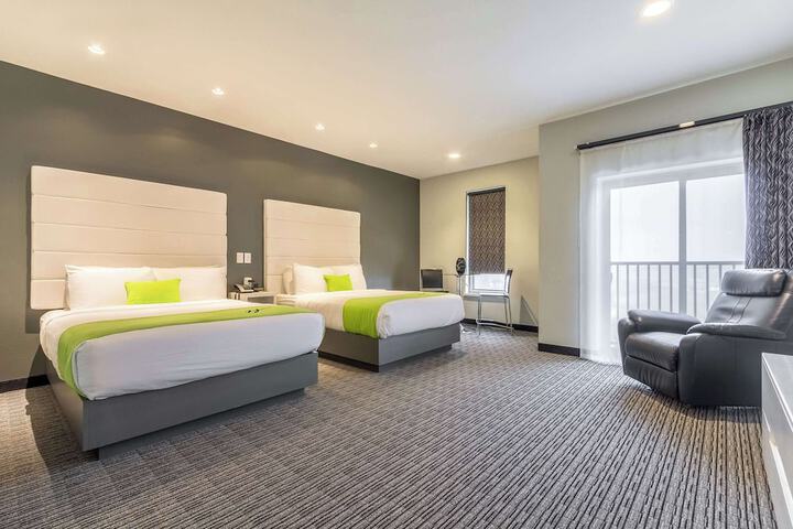 2 Queen Beds (9 of 23)