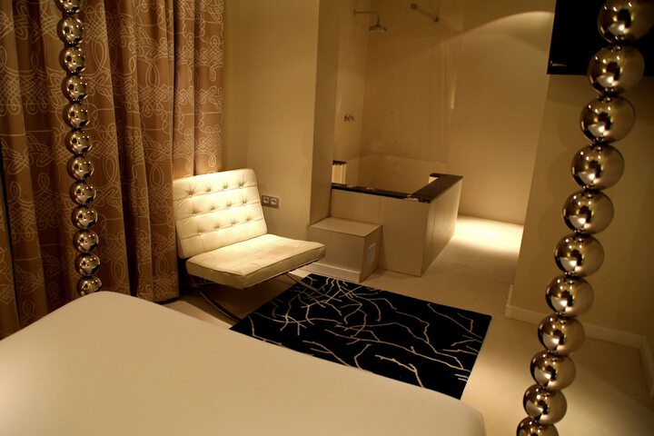 Room 72 of 86