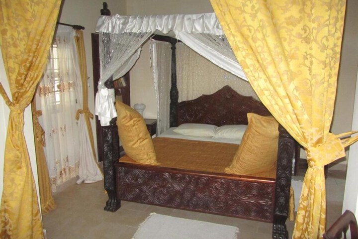 Room 2 of 21