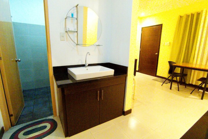 Room 7 of 12
