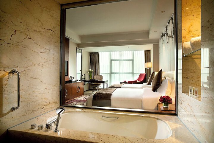 Room 15 of 43