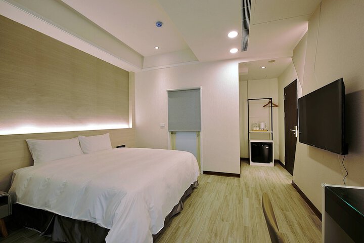 Room 6 of 55