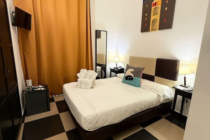 Room 44 of 70
