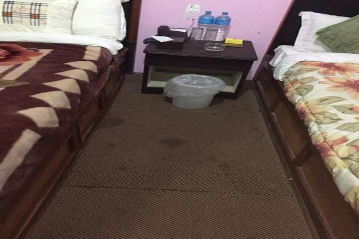 Room 4 of 11