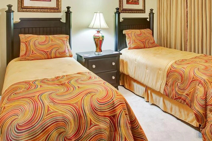 Room 4 of 24