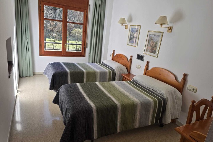 Room 2 of 7