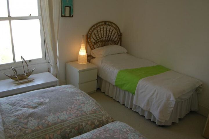 Room 11 of 11