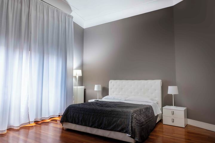 Room 104 of 212