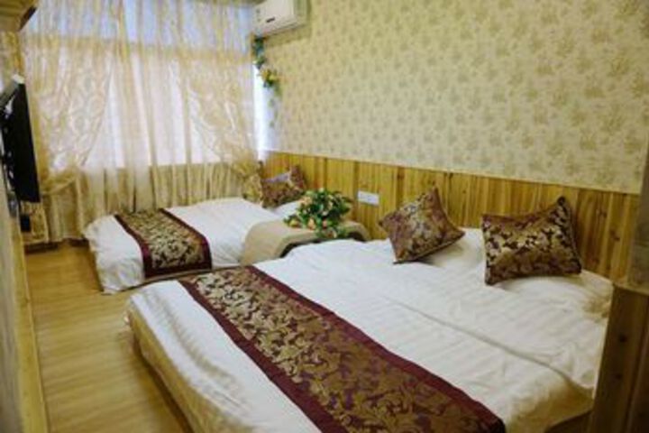 Room 12 of 30
