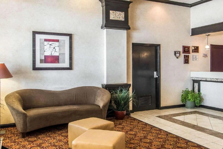 hotel_rooms