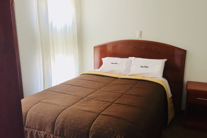 Room 7 of 9