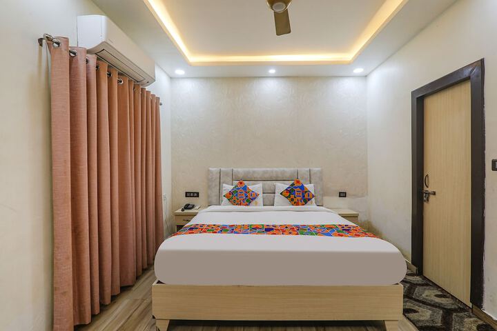 Room 15 of 26
