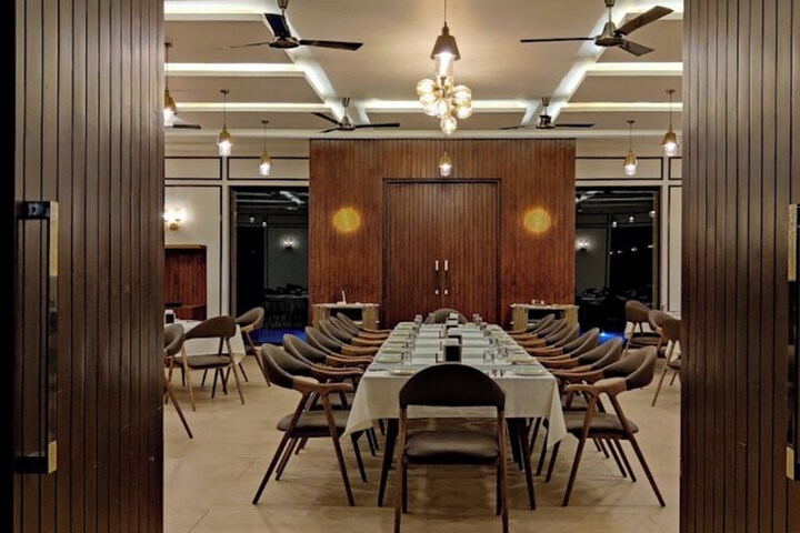 Dining 77 of 91