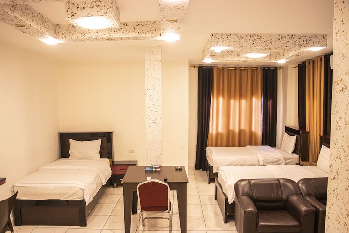 Room 6 of 29
